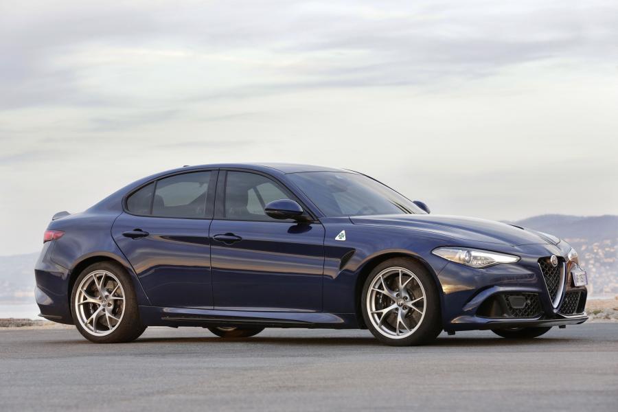 Alfa Romeo Giulia Quadrifoglio 2016 года  (WW) (фото 32 из 40)